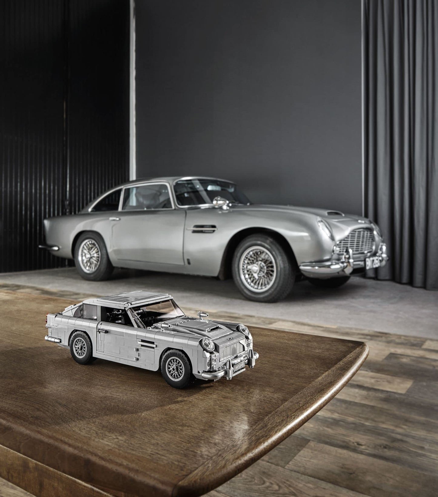 LEGO Creator Expert James Bond Aston Martin DB5 10262 Building Kit (1295 Pieces)