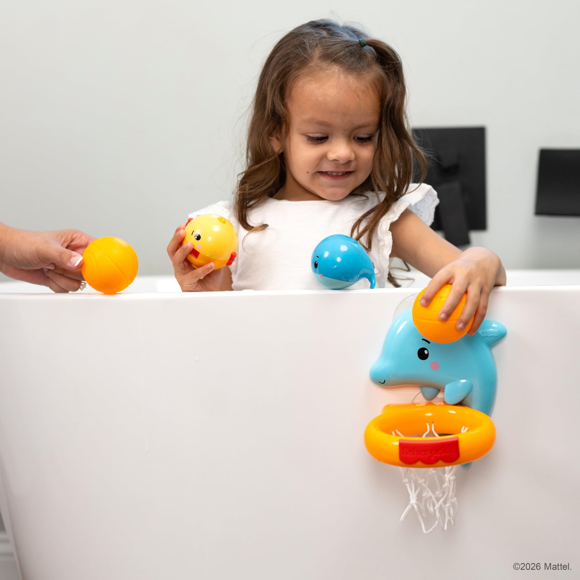 Fisher-Price™ Dolphin Dunk Bath Set, 5-Piece Baby Bath Toy with Dolphin Basketball Hoop, Floating Balls & Water Animal Toys for Babies & Toddlers 6M+