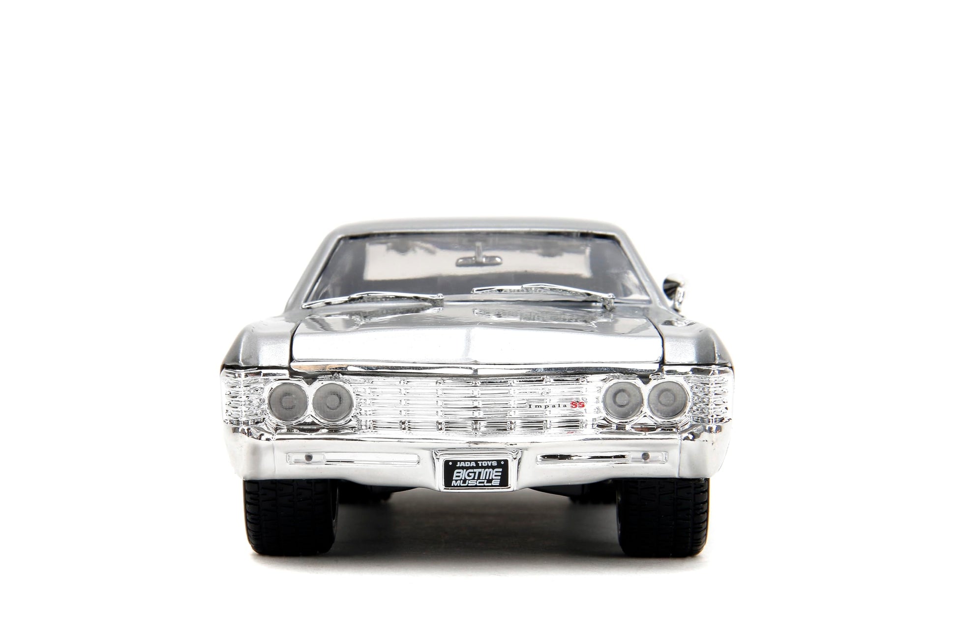 Jada Toys Bigtime Muscle 1:24 1967 Chevrolet Impala SS - Opening Doors, Hood, Trunk, Rubber Tires(Candy Silver/Black)