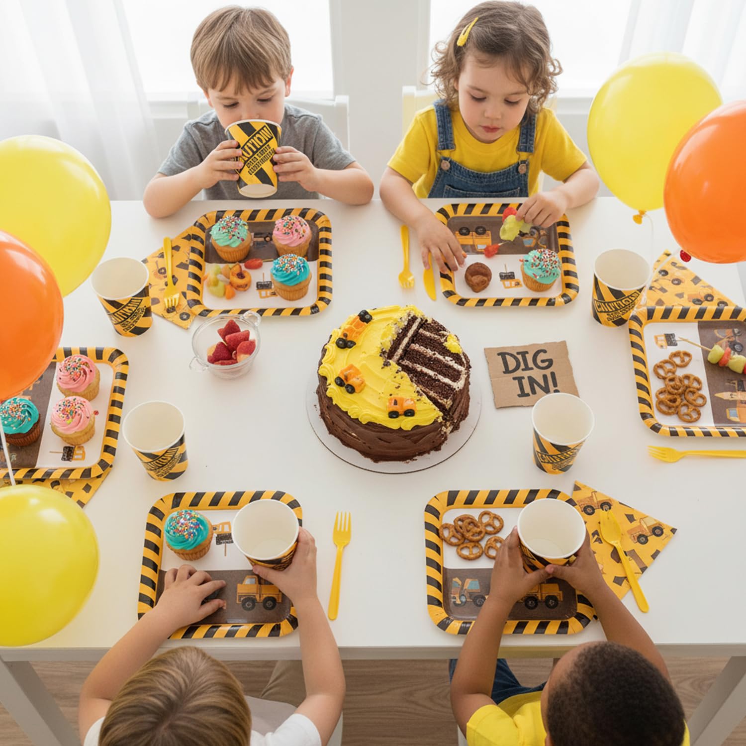 Fun Express - Construction Zone 9oz Cups for Birthday - Party Supplies - Print Tableware - Print Cups - Birthday - 8 Pieces