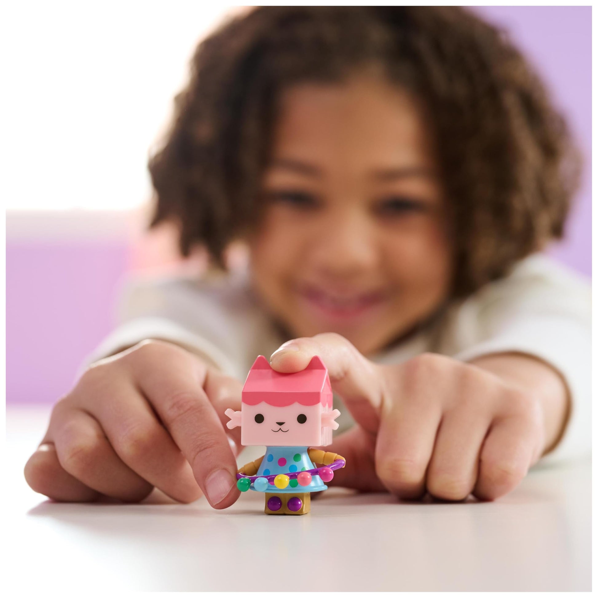 DreamWorks GABBY'S Dollhouse, Celebration Series Baby Box Cat Bobble Figure with Dollhouse Furniture and Accessories, Kids Toys for Girls & Boys Ages