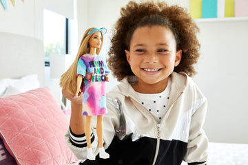 Barbie Fashionistas Doll, Petite, with Light Brown Hair Wearing Tie-Dye T-Shirt Dress, White Shoes & Visor, Toy for Kids 3 to 8 Years Old