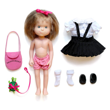 YOTTOY Eloise Collection | Eloise Poseable Doll with Skipperdee Turtle & Purse in Take-Along Box