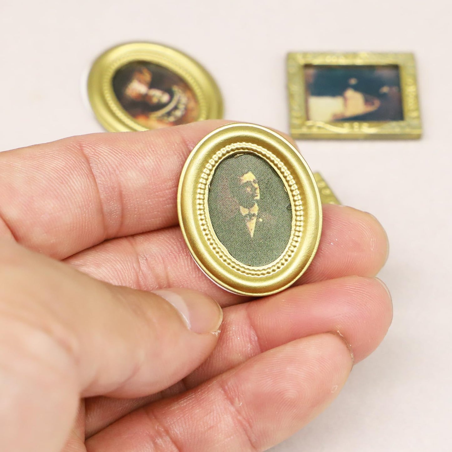 Miniature Photo Frame, Dollhouse Miniature Oil Painting, Mini Hanging Pictures, 1/12 Scale Oil Photo Frame, for Dollhouse Miniature, DIY Decortion