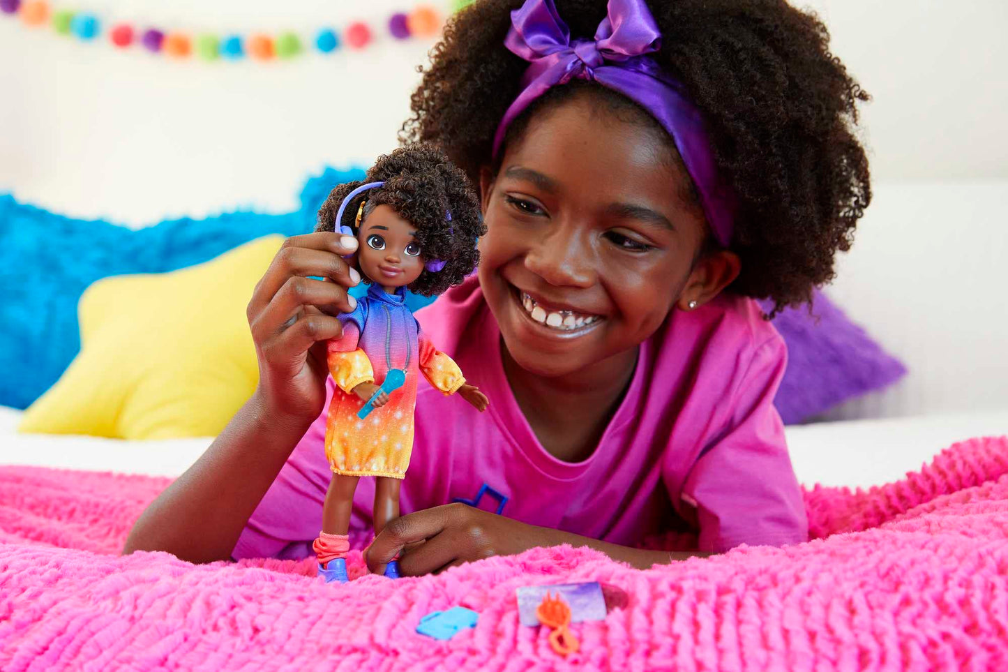 Mattel Karma’s World Singing Doll Set with Accessories & Collectible Record, Sings 2 Songs