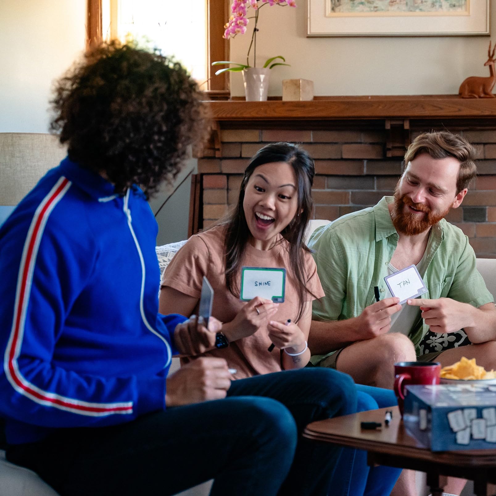 USAOPOLY BLANK SLATE, Where Great Minds Think Alike, Fun Family-Friendly Board Game, Word Association Party Game, Easy to Learn, Fun to Play Family