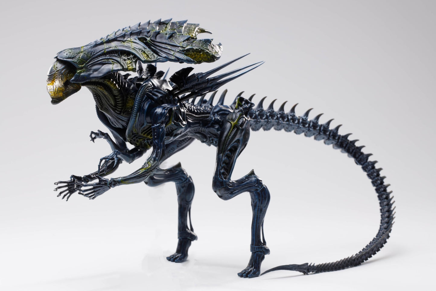 Hiya Toys Exquisite Mini Series 1/18 Scale 5 Inch AVP Battle Damage Alien Queen Action Figure Multicolor