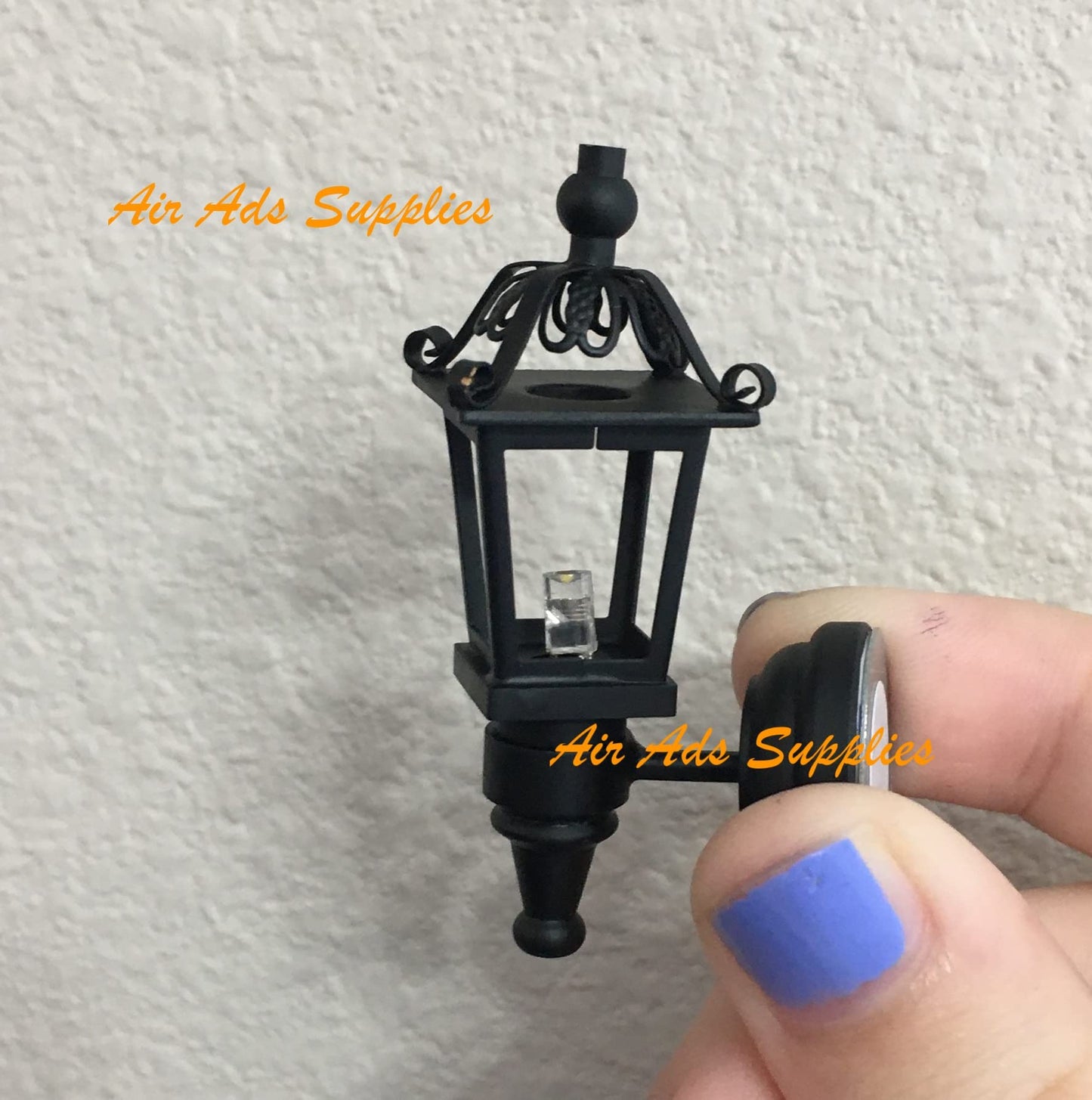 1:12 Scale Dollhouse Miniature Sconce Carriage lamp LED Exterior Light
