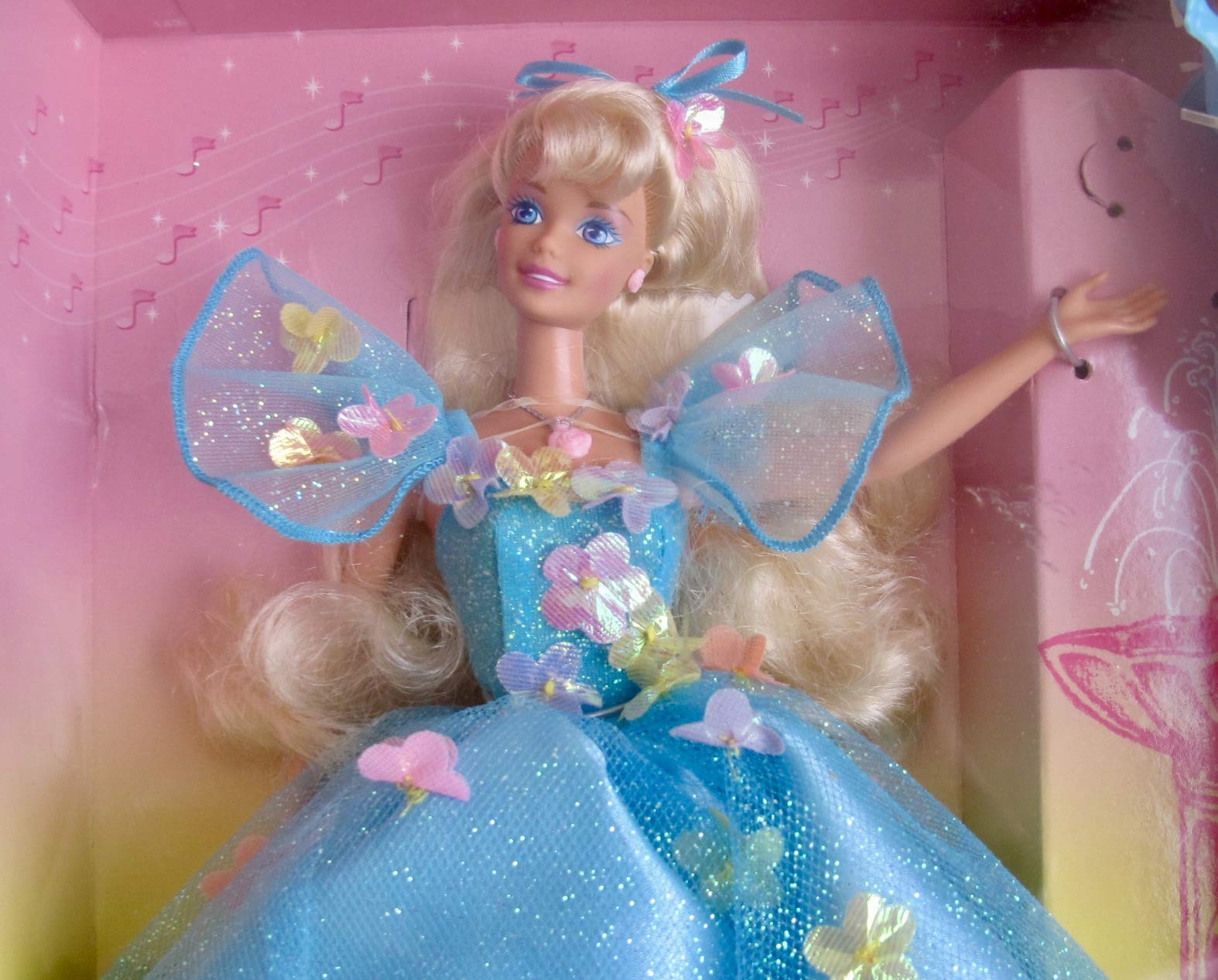 Mattel Songbird Barbie Doll w Real Singing Songbird Balances on Fingertip! (1995)