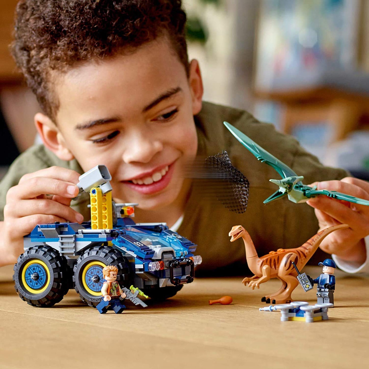 LEGO Jurassic World Gallimimus and Pteranodon Breakout 75940, Dinosaur Building Kit for Kids, Featuring Owen Grady, Claire Dearing and ACU Trooper