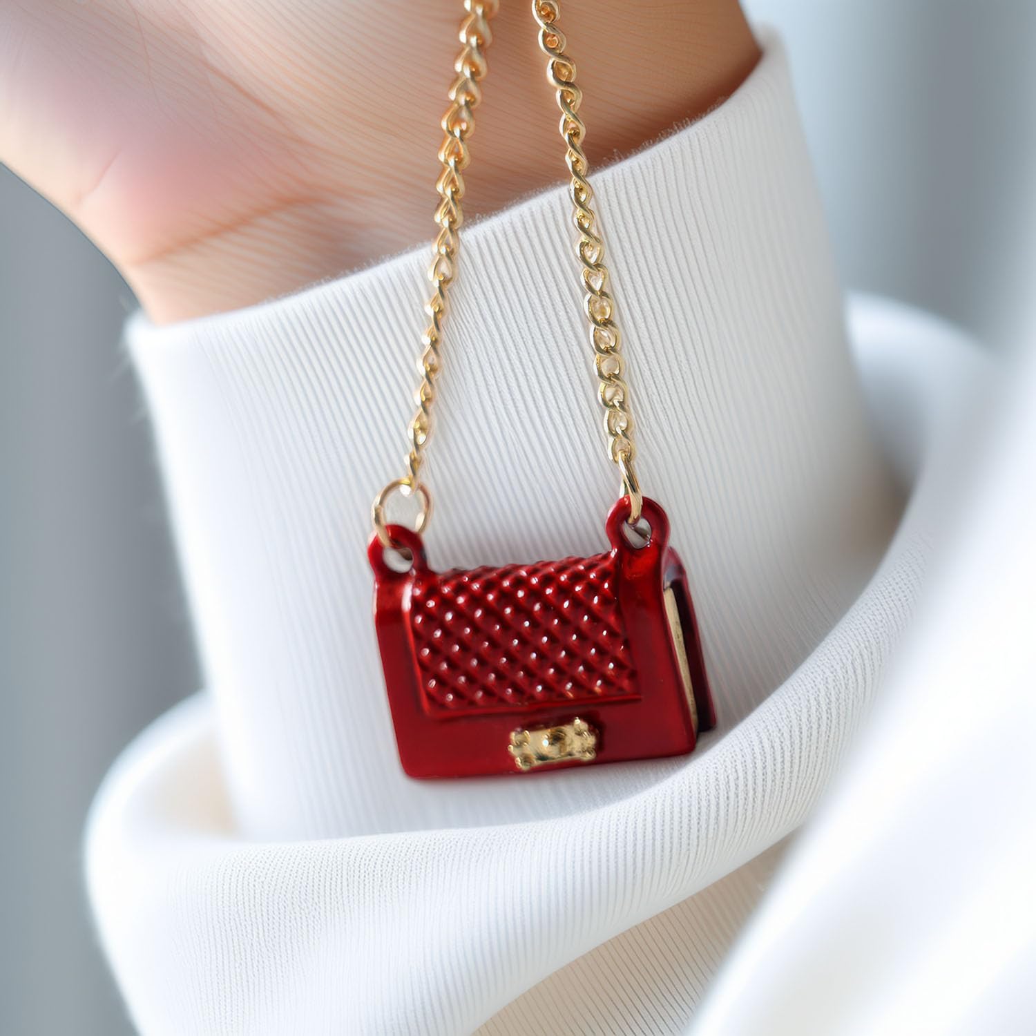 Miniature Red Quilted Handbag for 1:12 & 1:6 Scale Dollhouse, Classic Fashion Purse with Gold Chain, Realistic Diorama Accessory for Adult Collectors