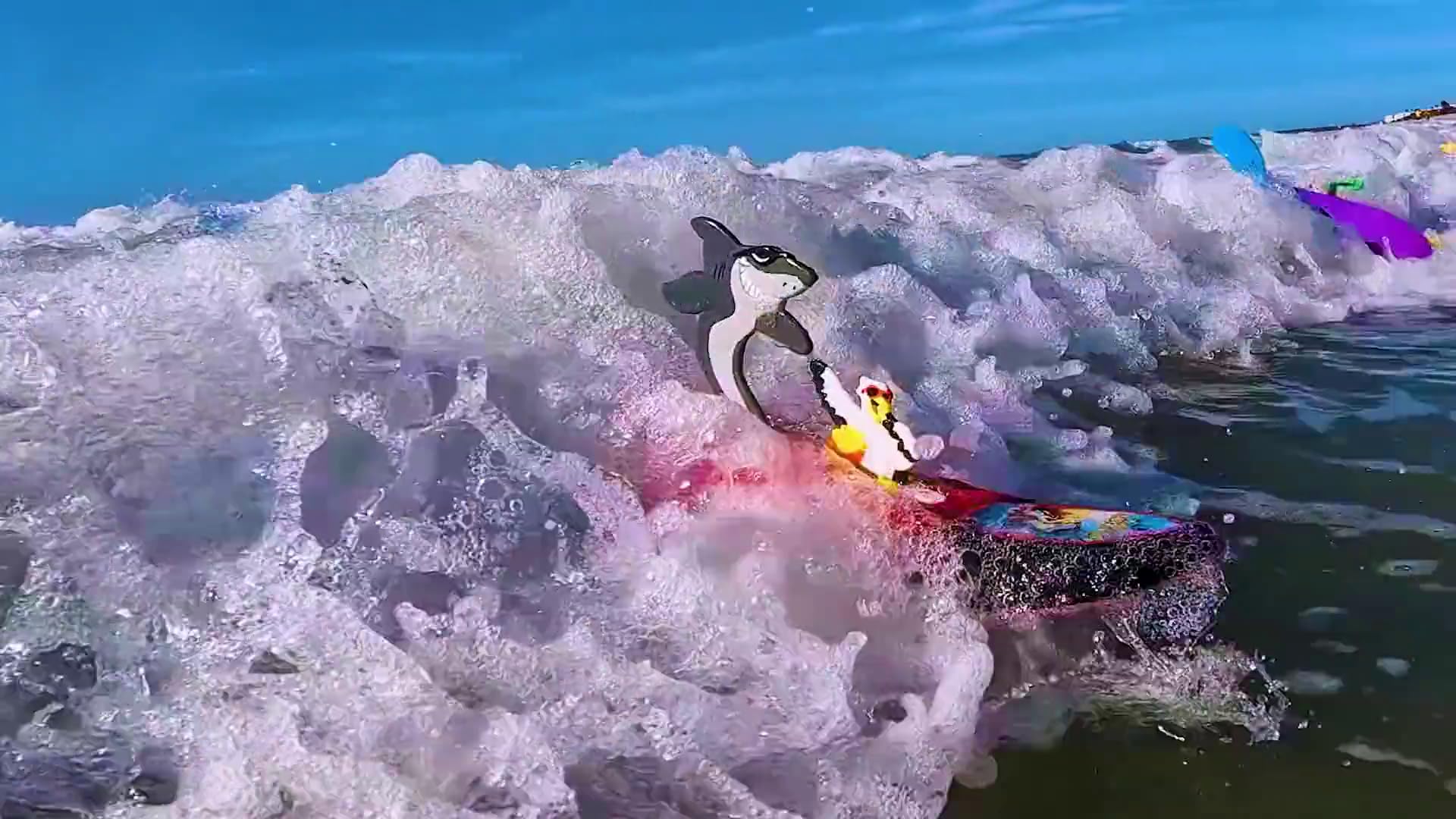 Surfer Dudes Legends & Surfer Pets Wave Powered Mini-Surfer, Pet and Surfboard Beach Toy - Tofino Rex and Coral