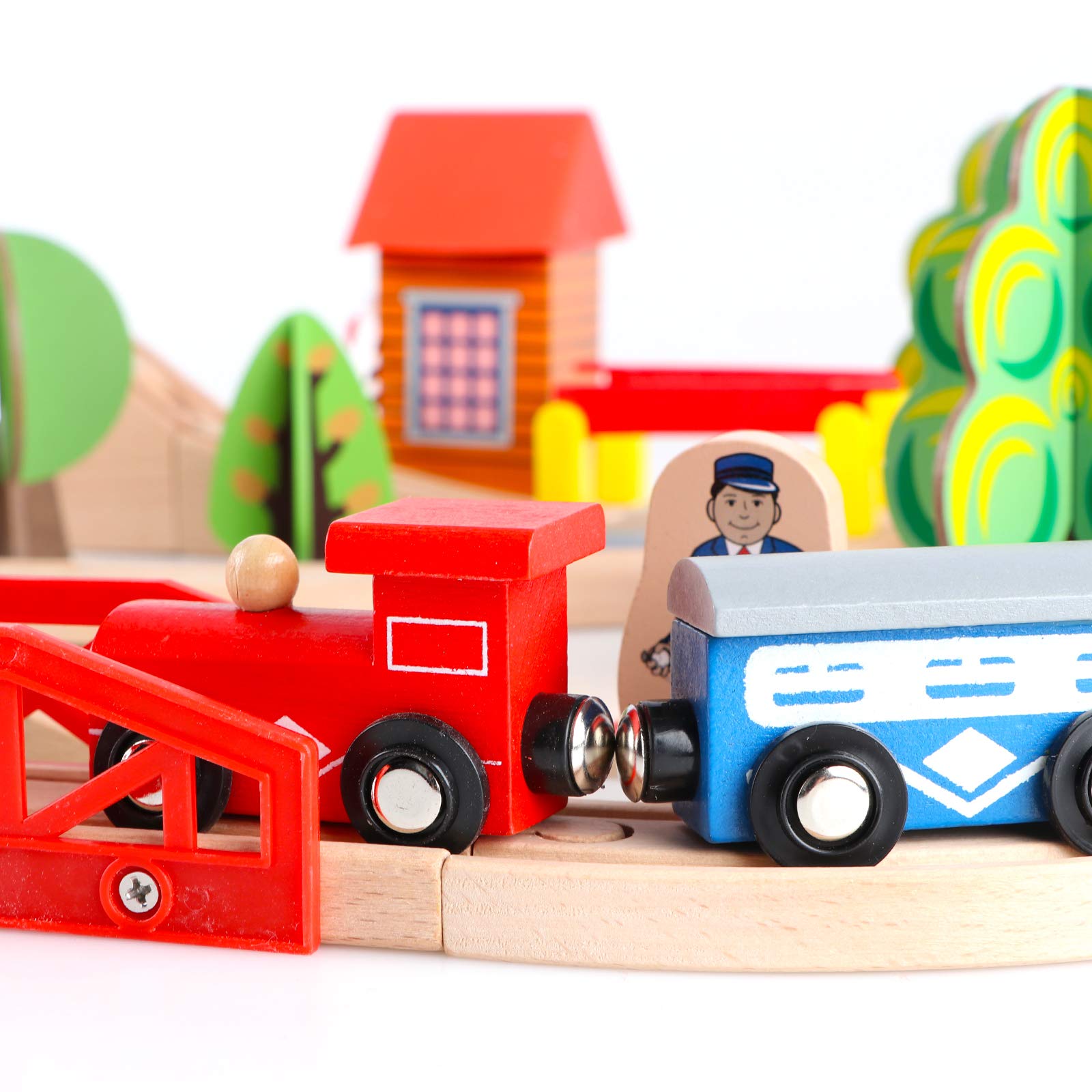 Qilay 69 PCS Wooden Train Set -Premium Wood Train Tracks & Trains Toys for Toddlers 3,4,5 Years Old, Expandable Train Toys Railway Kits for Girls