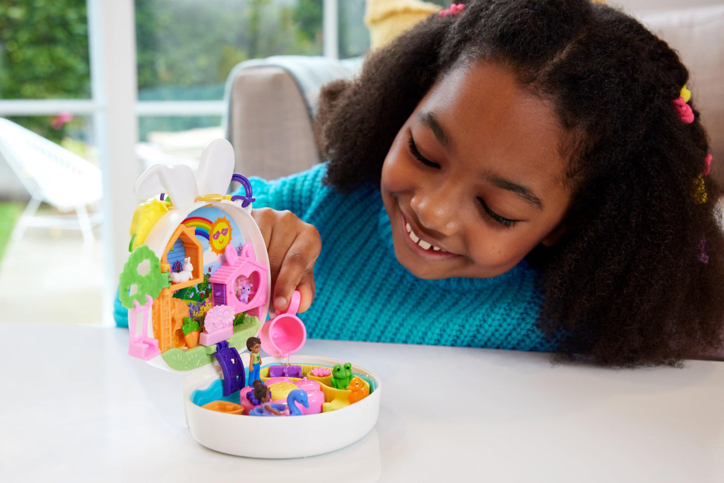 Polly Pocket Flower Garden Bunny Compact Playset with 2 Micro Dolls & 12 Accessories, Including 2 with Color Change