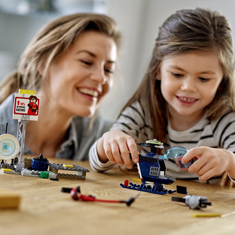 LEGO Juniors/4+ The Incredibles 2 Elastigirl’s Rooftop Pursuit 10759 Building Kit (95 Piece)