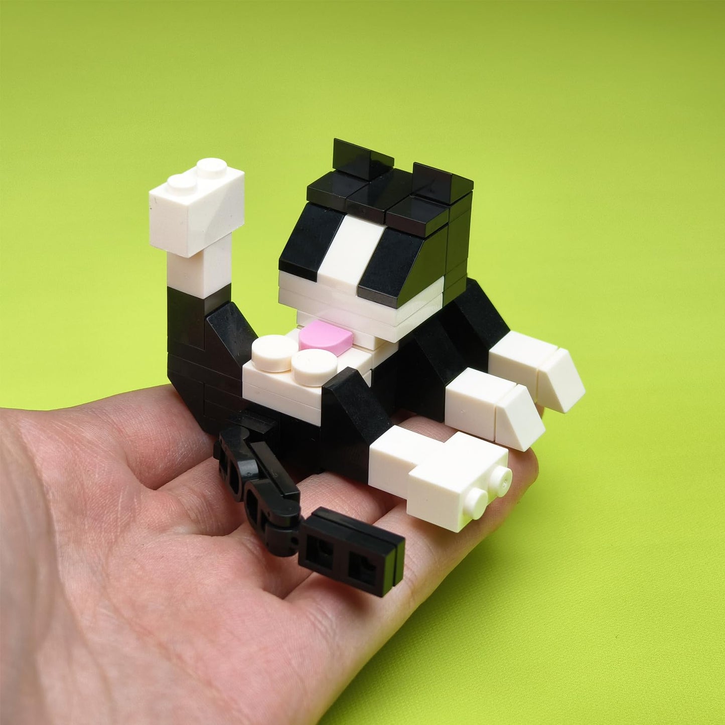MOC Licking Butt Cat Building Block Set, Compatible with Lego 853792 Accessory, Black, Calico, Siamese Cow Cat, Funny Gift for Animal Lovers, Cat
