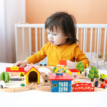 Qilay 69 PCS Wooden Train Set -Premium Wood Train Tracks & Trains Toys for Toddlers 3,4,5 Years Old, Expandable Train Toys Railway Kits for Girls