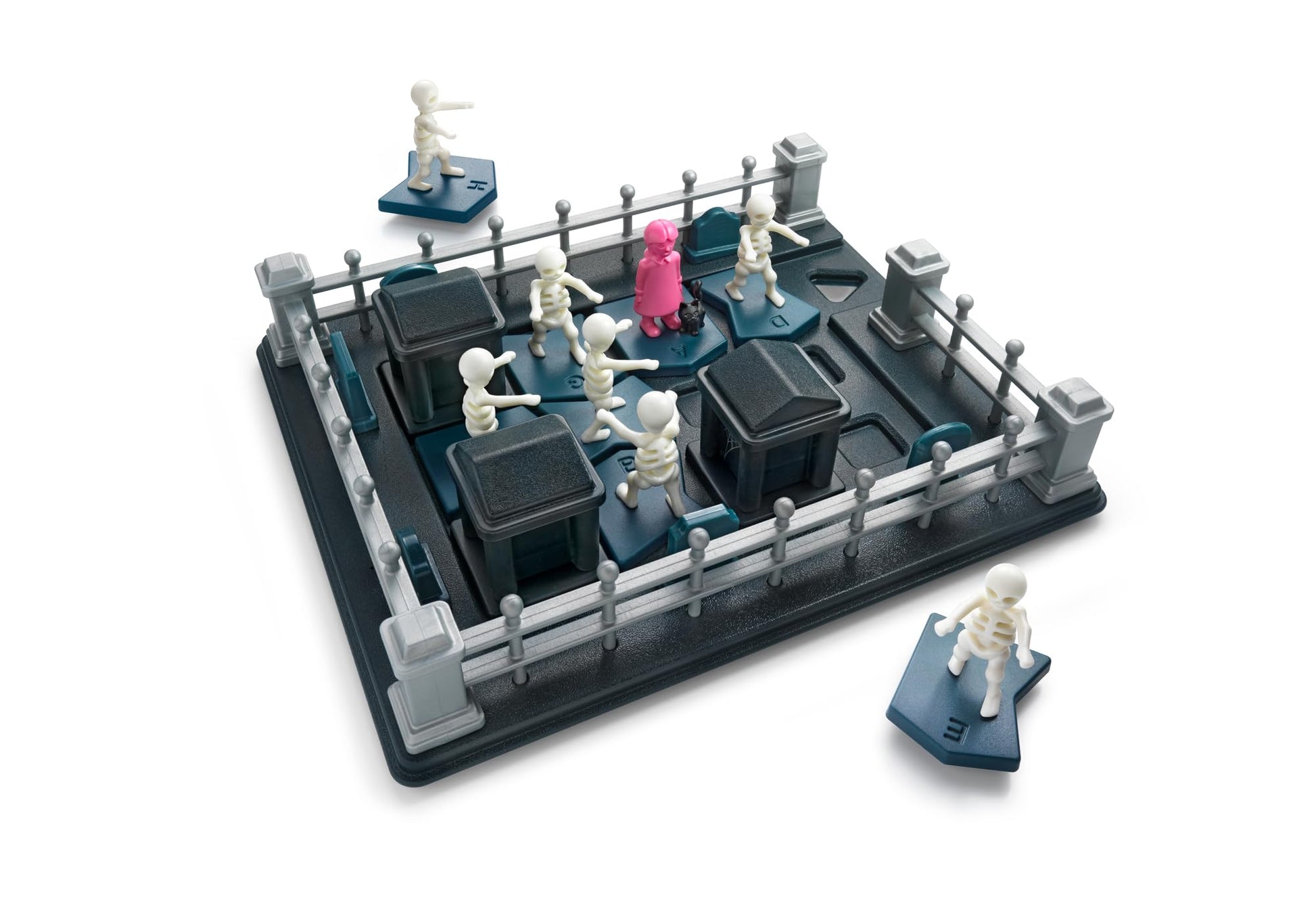 SmartGames Graveyard Shift - Spooky Logic Puzzle Game with 80 Challenges for Ages 8+