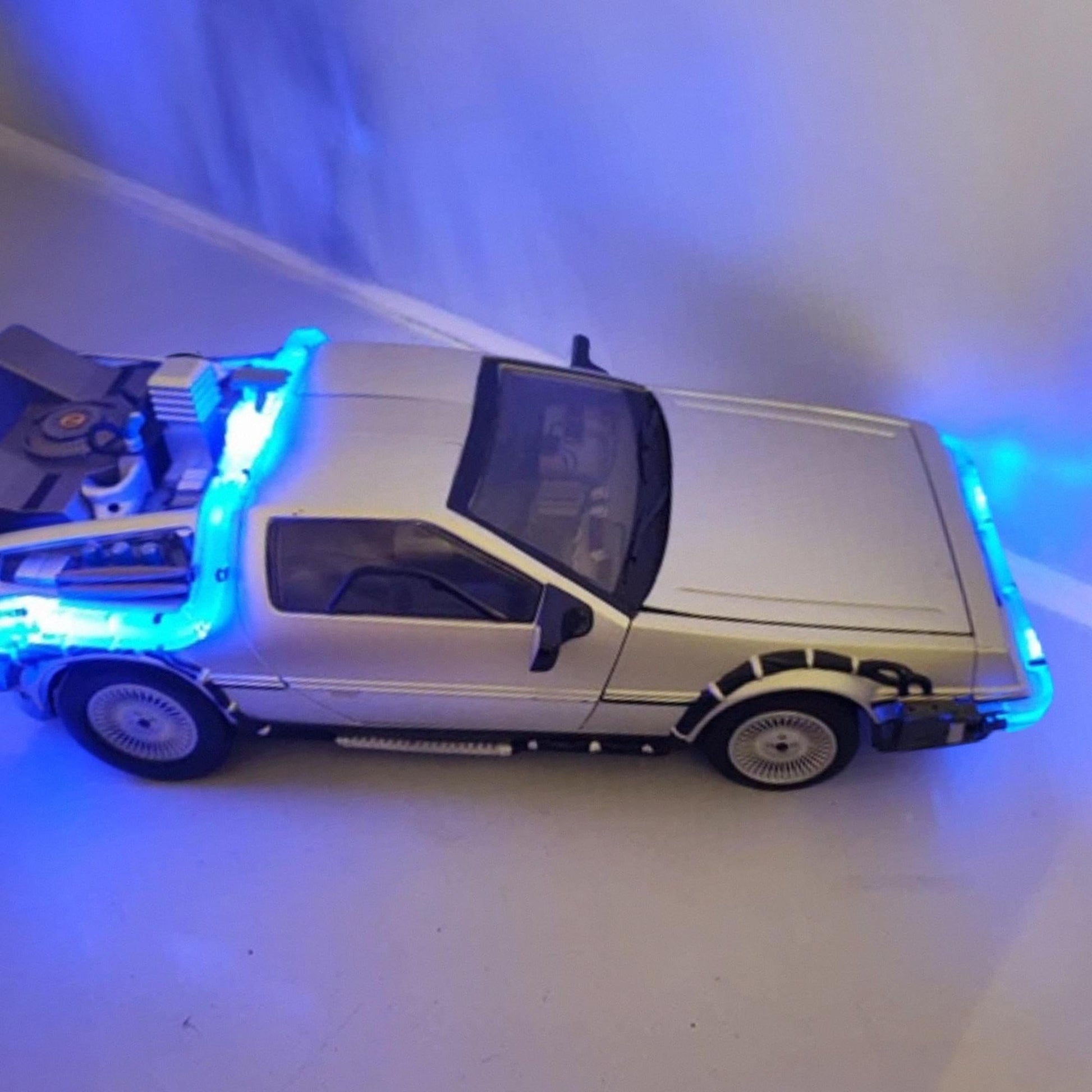 Diamond Select Toys Back to The Future: Iced Time Machine Collector's Set Vehicle