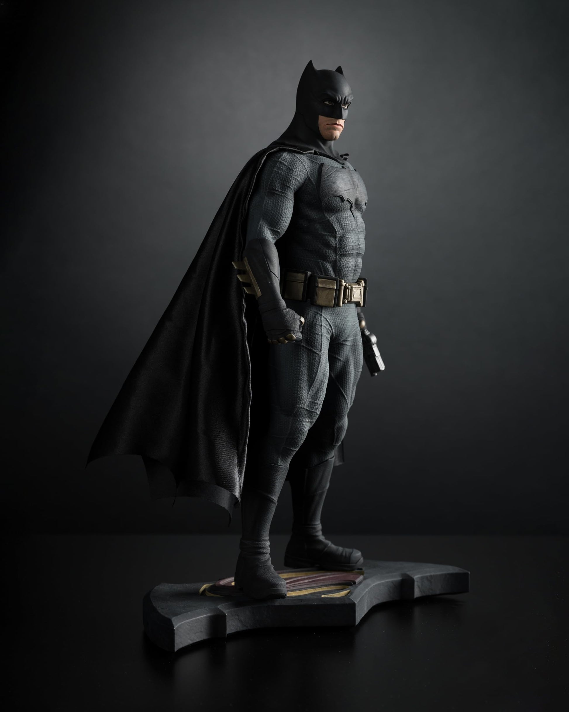 McFarlane Toys - DC Direct Batman (Batman v Superman: Dawn of Justice) (DC Movie Statues) 1:6 Scale Resin Statue