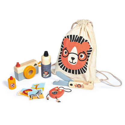 Tender Leaf Toys - Safari Adventure - 10 Pcs Outdoor Adventure Educational Playset for Kids, Exploration Kit with Drawstring Backpack - Gift Set