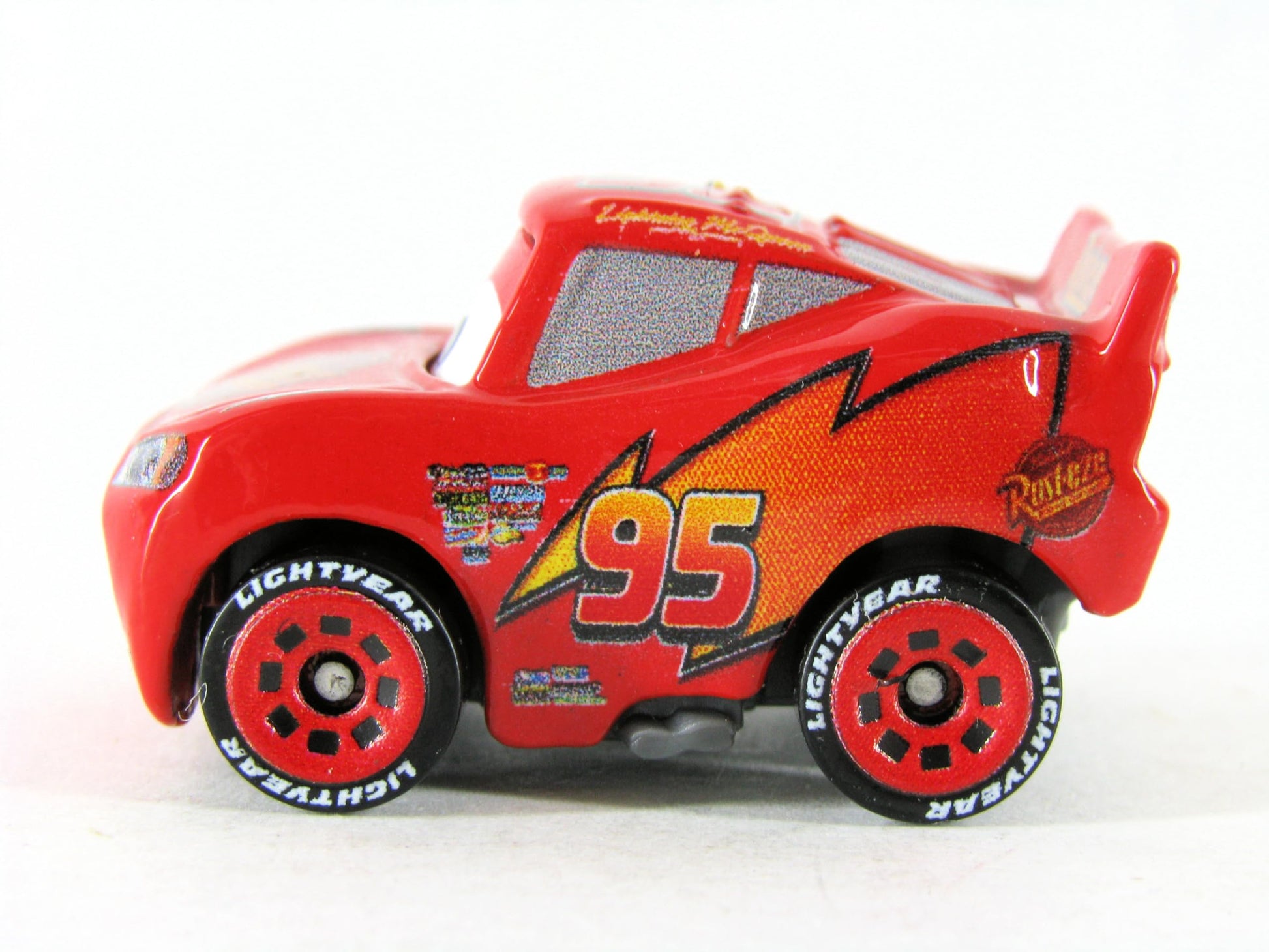 Disney Cars Mini Racers 3-Pack: Lightning McQueen, Vitoline #24 Brick Yardley, Dexter Hoover