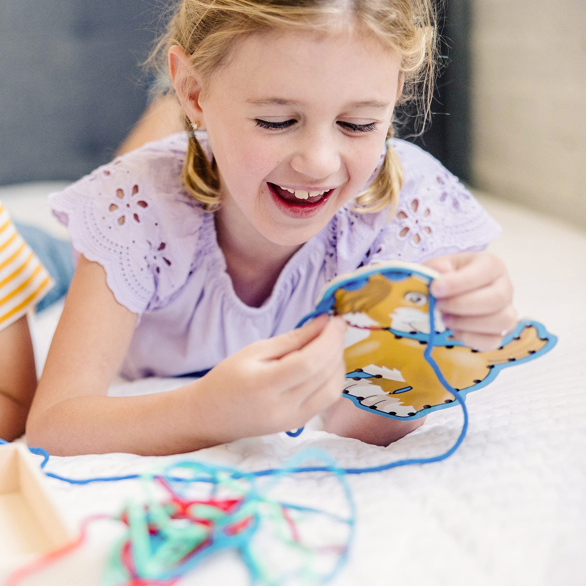 Melissa & Doug Lace and Trace Activity Set: Pets - 5 Wooden Panels and 5 Matching Laces
