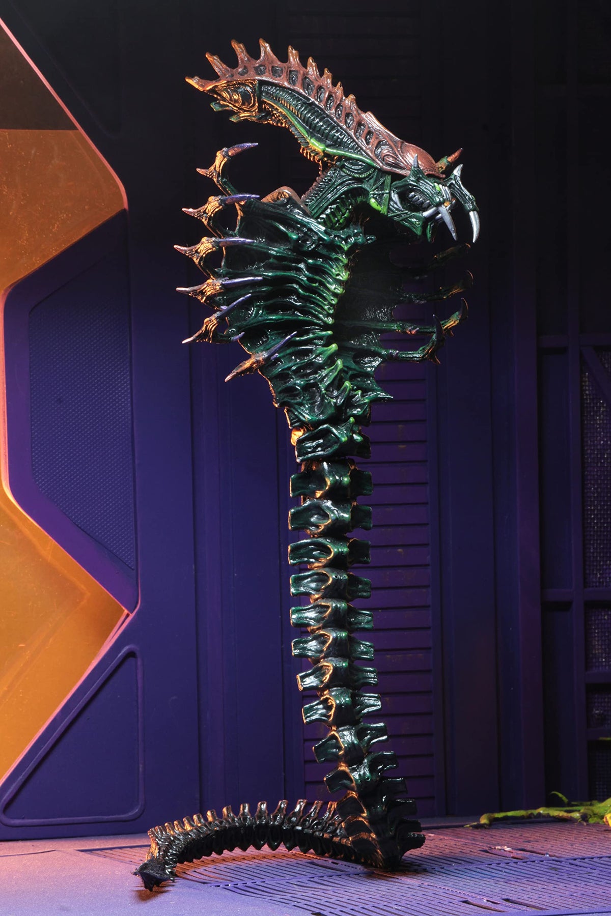 NECA - Aliens - 7" Scale Action Figure - Series 13 Snake