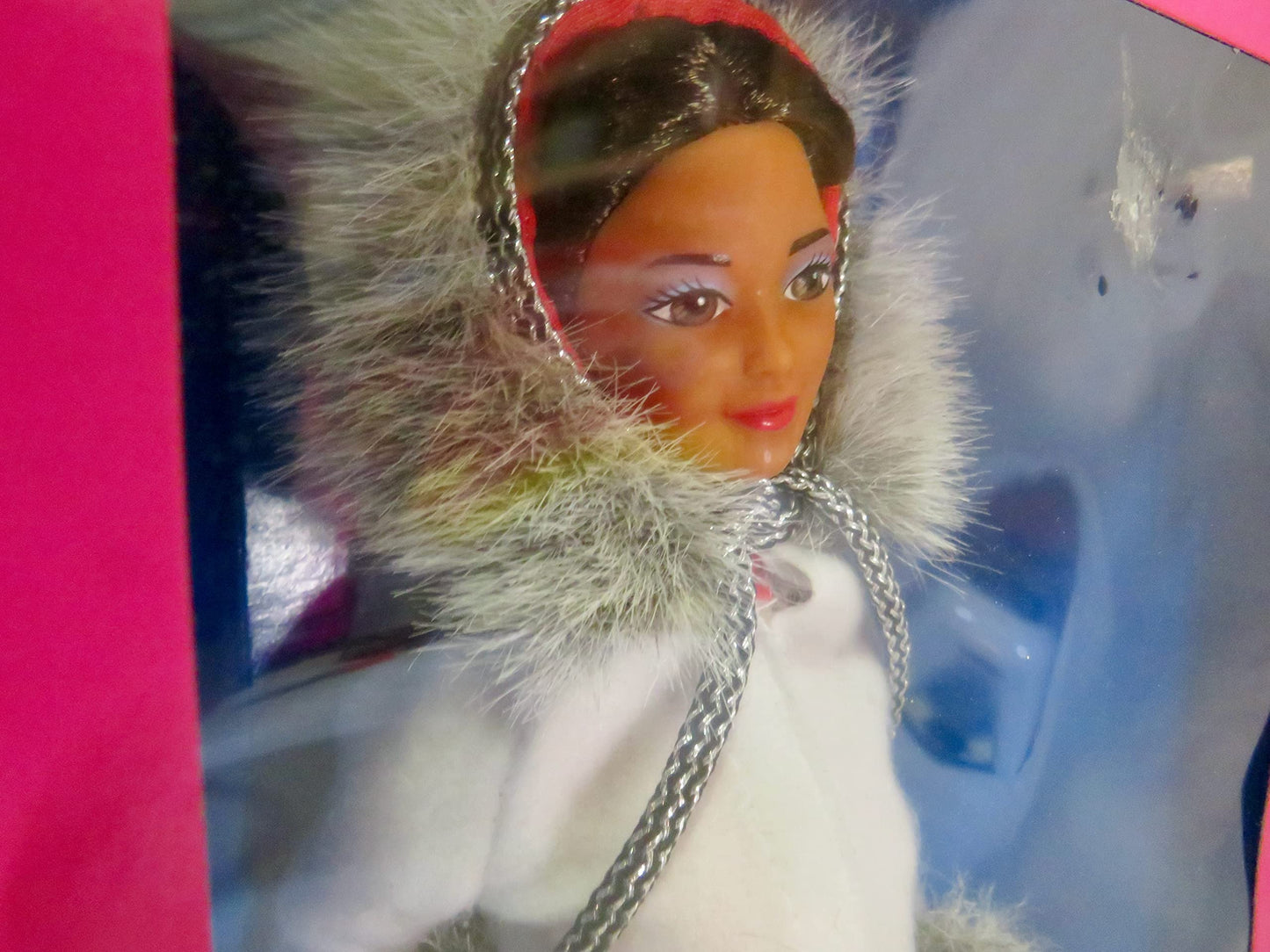 Dolls of the World Collection-Eskimo Barbie-Special Edition-1990