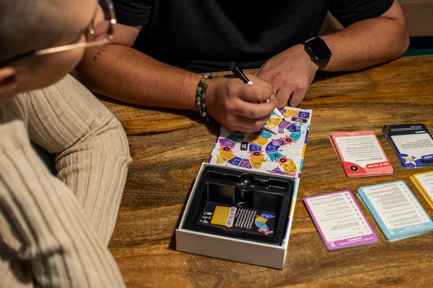 Hachette Boardgames CDSK Travel | A Travel-Friendly Version of the Millennial Trivia Game | Over 800 New Questions | Ages 14+ | 2 to 16 Players | 45