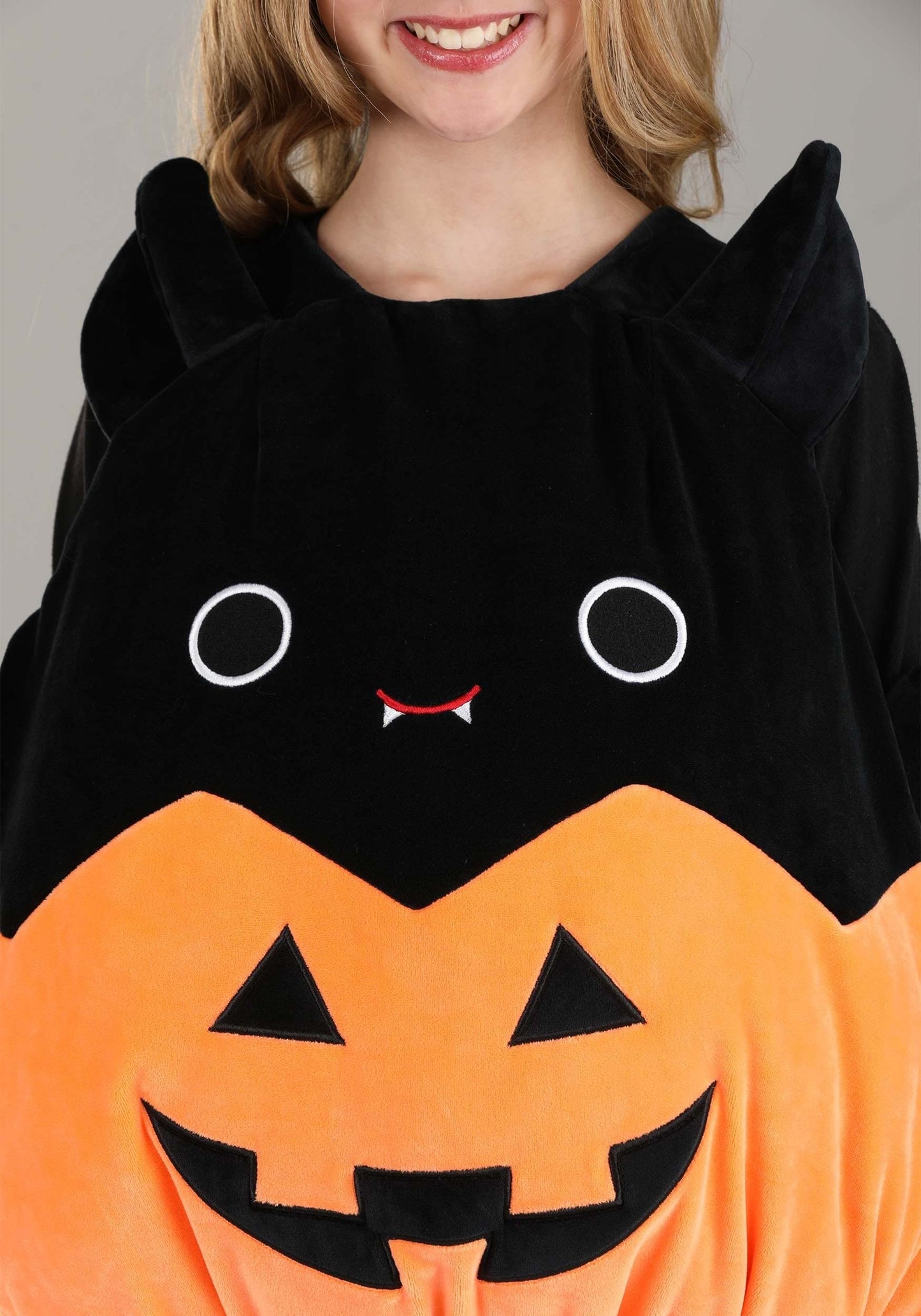 Jazwares SQUISHMALLOWS Girls Emily the Bat Costume, Kids Halloween Costume, Child - Officially Licensed Large