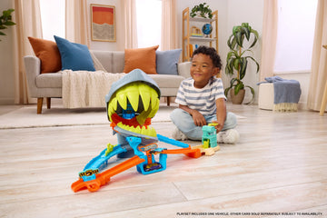 Hot Wheels City Shark Chomp Beach Playset & 1:64 Scale Toy Car