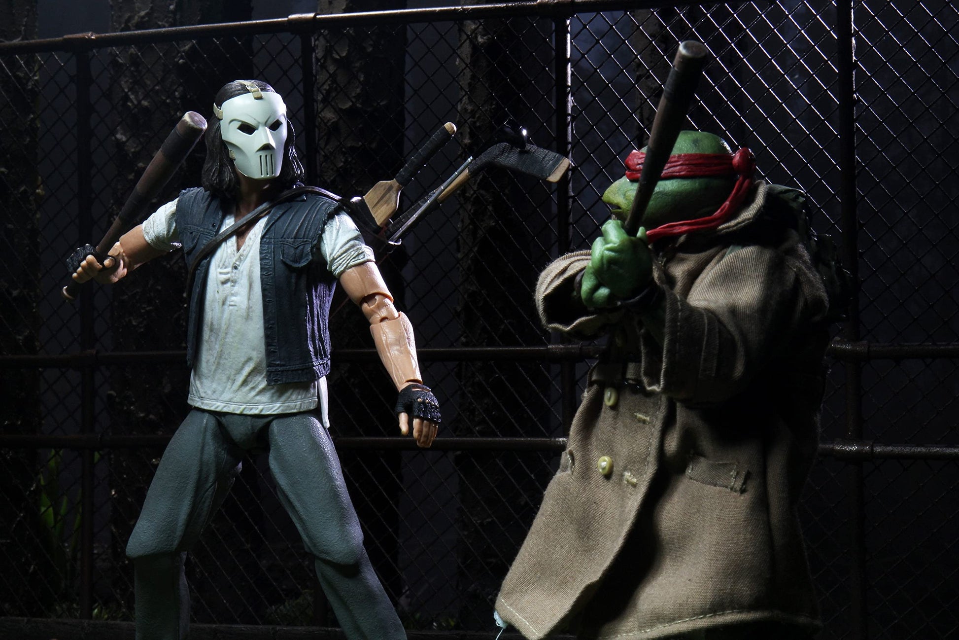 NECA - Teenage Mutant Ninja Turtles (1990 Movie) - 7” Scale Action Figure - Casey Jones & Raphael in Disguise 2 Pack (WM Exclusive)