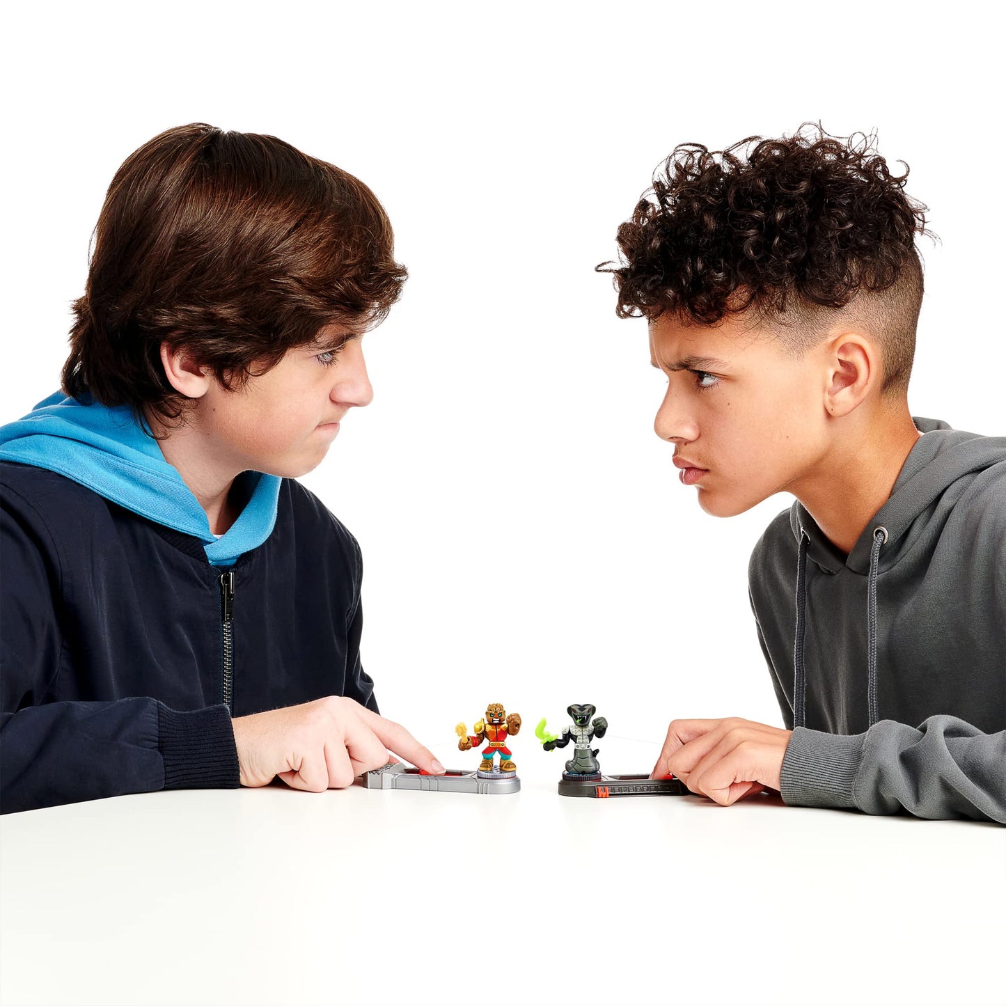 Akedo - Ultimate Arcade Warriors Versus Pack Mini Battling Action Figures For Ages 6+ - Ready, Fight, Split Strike - Epic GOKONG VS