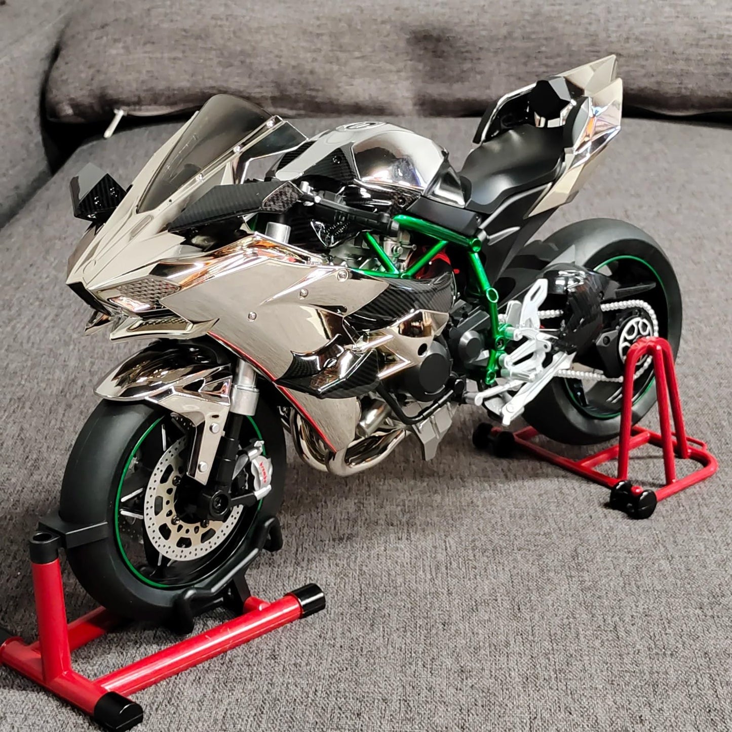 HTLNUZD 1/6 Scale H2R Alloy Diecast Motorcycle with Sound & Light Features High Gloss Spray Finish Rubber Tires Premium Collectible Gift (Diamond