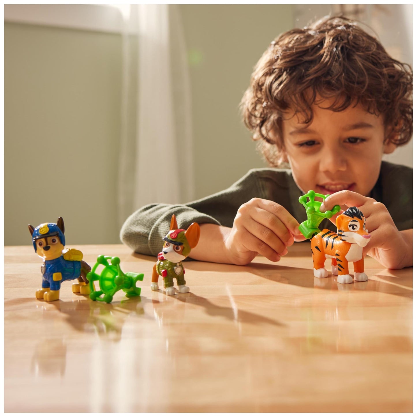 PAW Patrol Jungle Pups, Figurines Articulées Chase, Tracker & Tiger Avec Lance-Projectile, Jouets Pour Les garçons et, Black