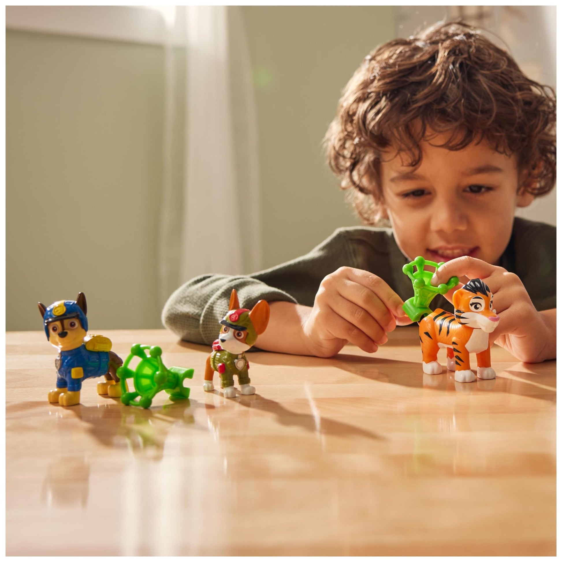 PAW Patrol Jungle Pups, Figurines Articulées Chase, Tracker & Tiger Avec Lance-Projectile, Jouets Pour Les garçons et, Black