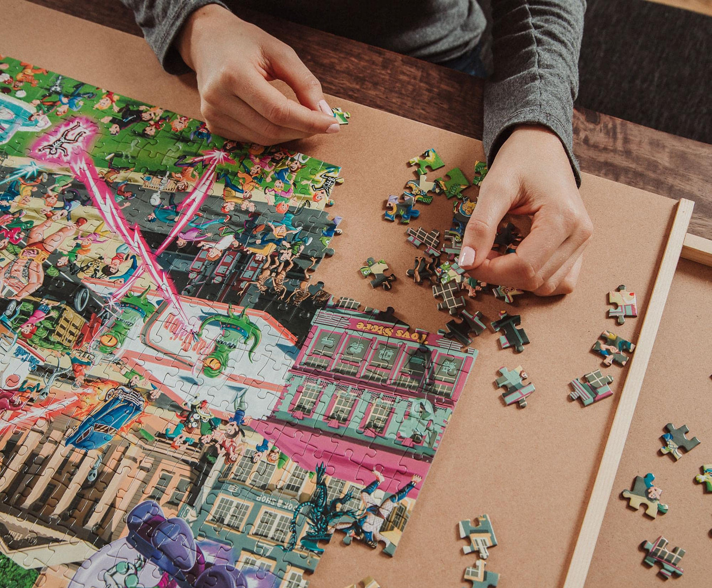 Alien Attack Sci-Fi Classics 1000-Piece Jigsaw Puzzle for Adults | Interactive Brain Teaser, Educational Toys & Games, Home Activities Building Kit