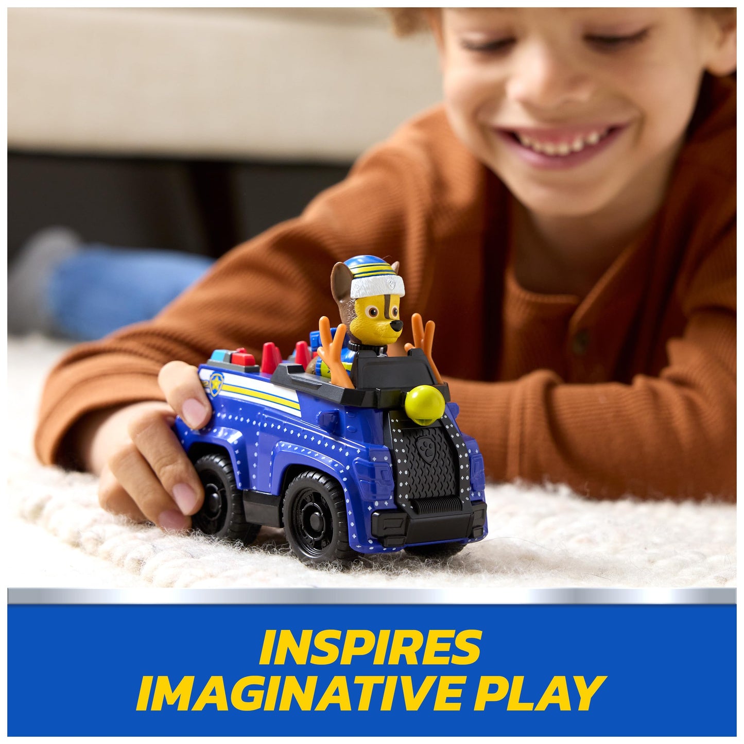 Paw Patrol Holiday Vehicle Bundle, Holiday-Themed Chase, Marshall & Skye Action Figures & Rescue Vehicles, Kids Toys for Boys & Girls Ages 3 & Up