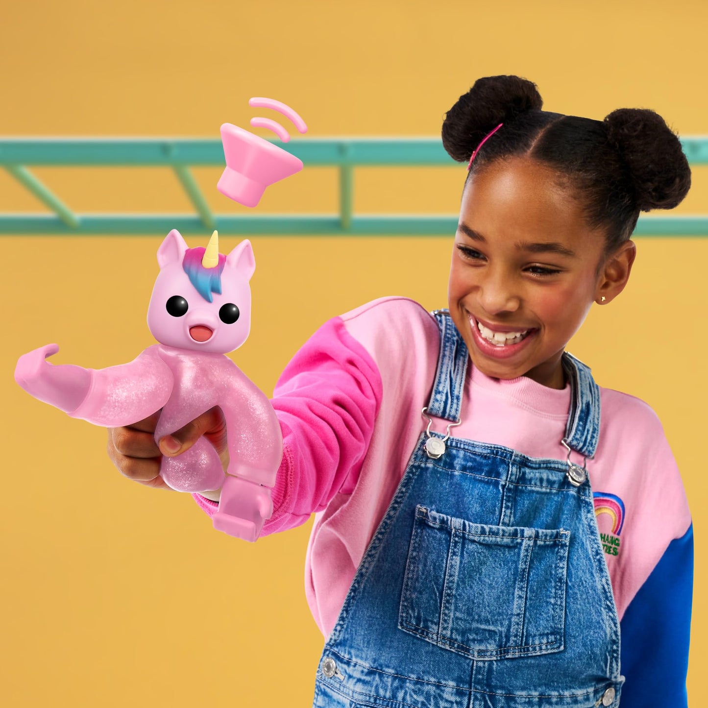 Little Live Pets Hug n' Hang Zoogooz - Uoolla Unicorn. Interactive Electronic Squishy Stretchy Toy Pet with 70+ Sounds & Reactions. Stretch, Squish &