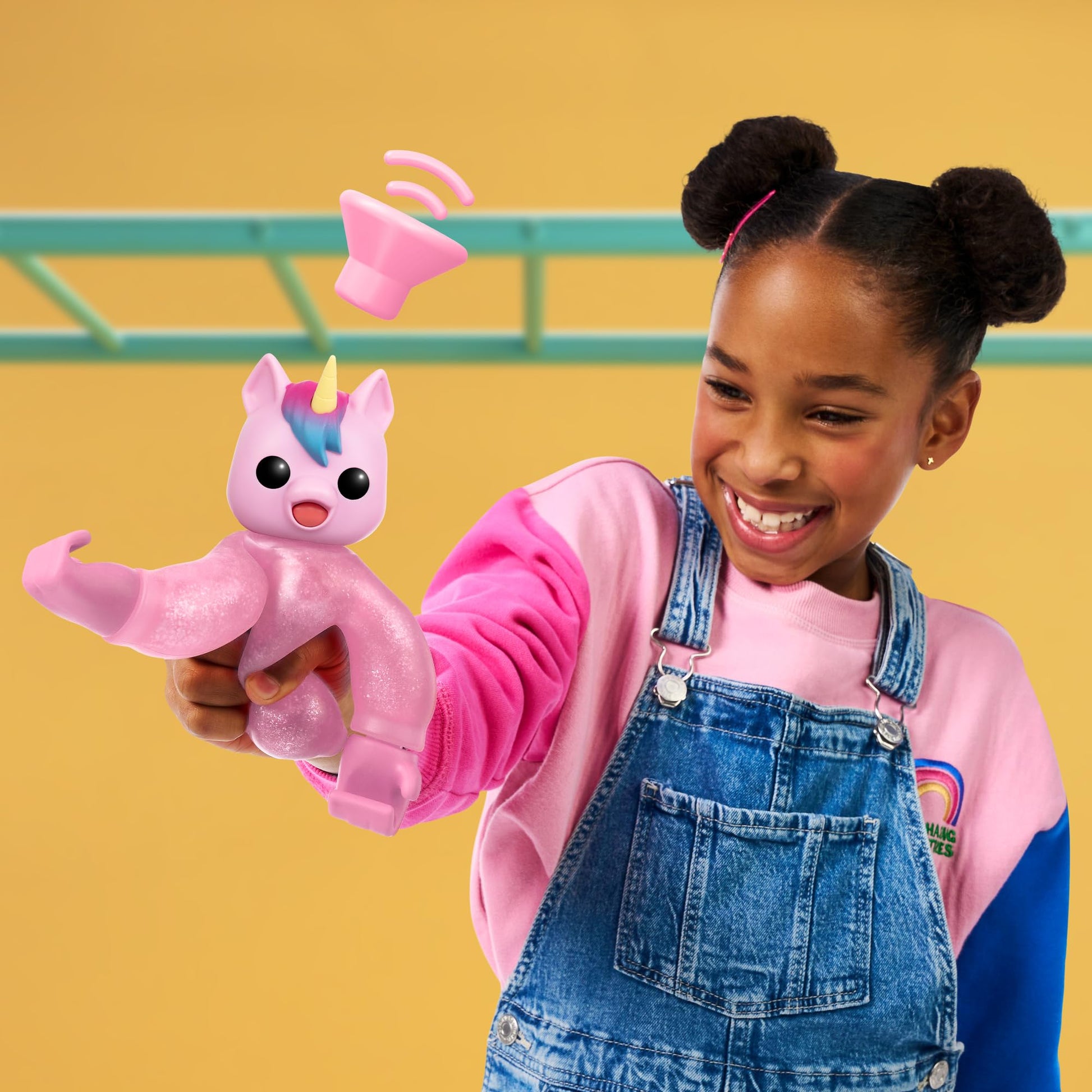 Little Live Pets Hug n' Hang Zoogooz - Uoolla Unicorn. Interactive Electronic Squishy Stretchy Toy Pet with 70+ Sounds & Reactions. Stretch, Squish &
