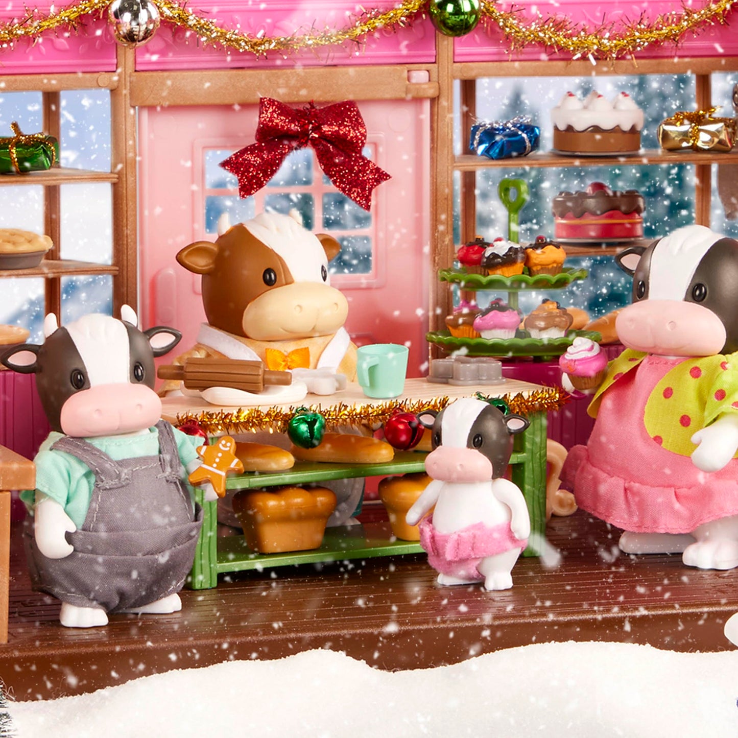 Li'l Woodzeez FitzMoo Cow Family, 7 Posable Figures, Non-Flocked, Playsets
