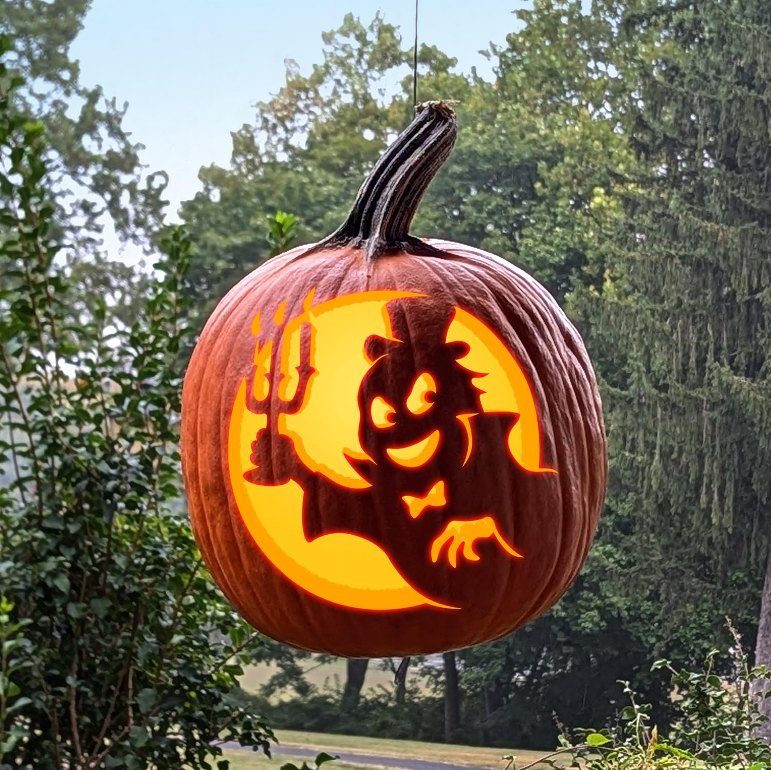 Pumpkin Masters Floating Pumpkin Carve & Display Kit - Create Levitation Illusion in 4 Easy Steps, Includes Carving Saw, Pattern, Hanging Assembly