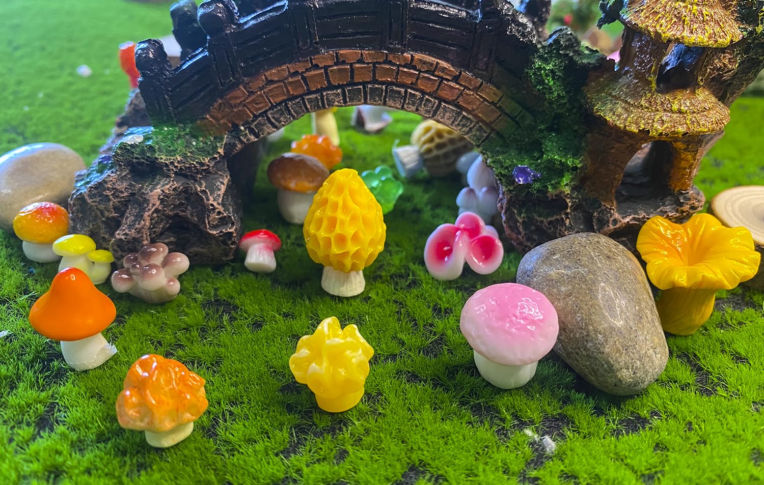 HETRUUOP 72PCS MiNi Mushroom Tiny Resin Mushroom Figurines 72 Style Mini Mushrooms Small Little Resin in Bulk for Miniature Landscape Aquarium Potted