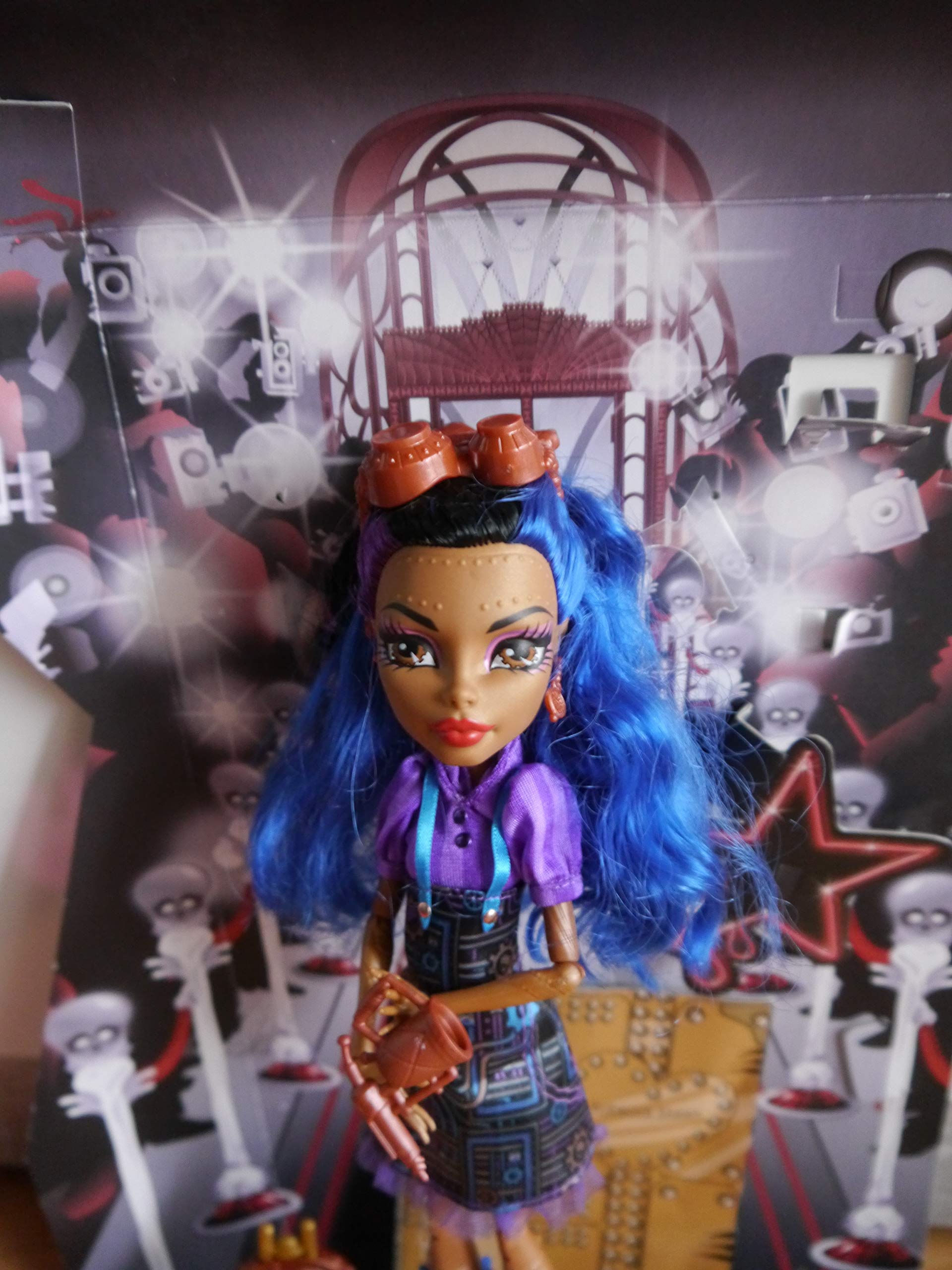 Monster High Art Class Robecca Steam Doll