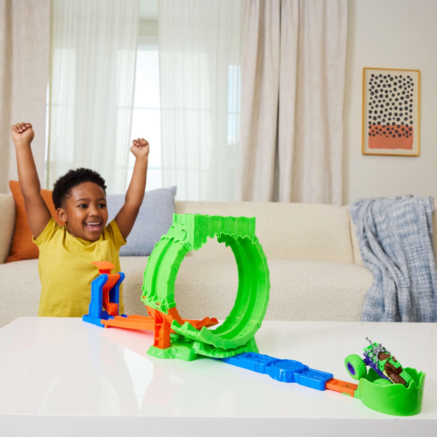 Hot Wheels Monster Trucks Mutant Chaos, Chaos Loop Challenge Playset