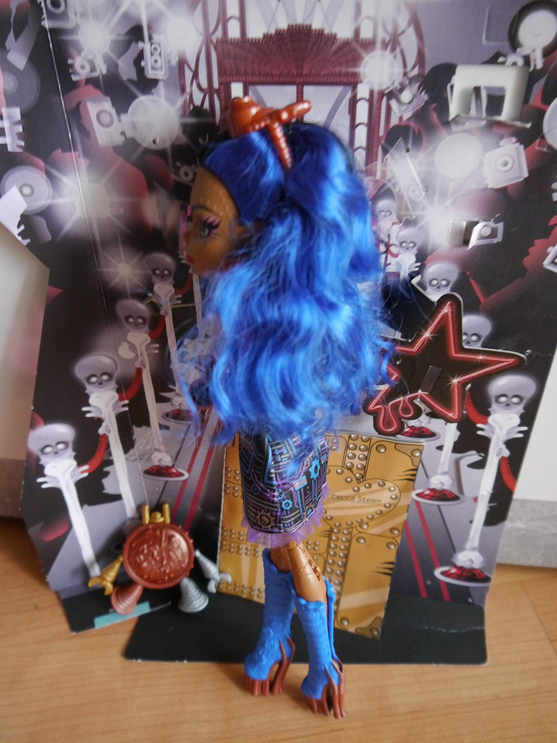 Monster High Art Class Robecca Steam Doll
