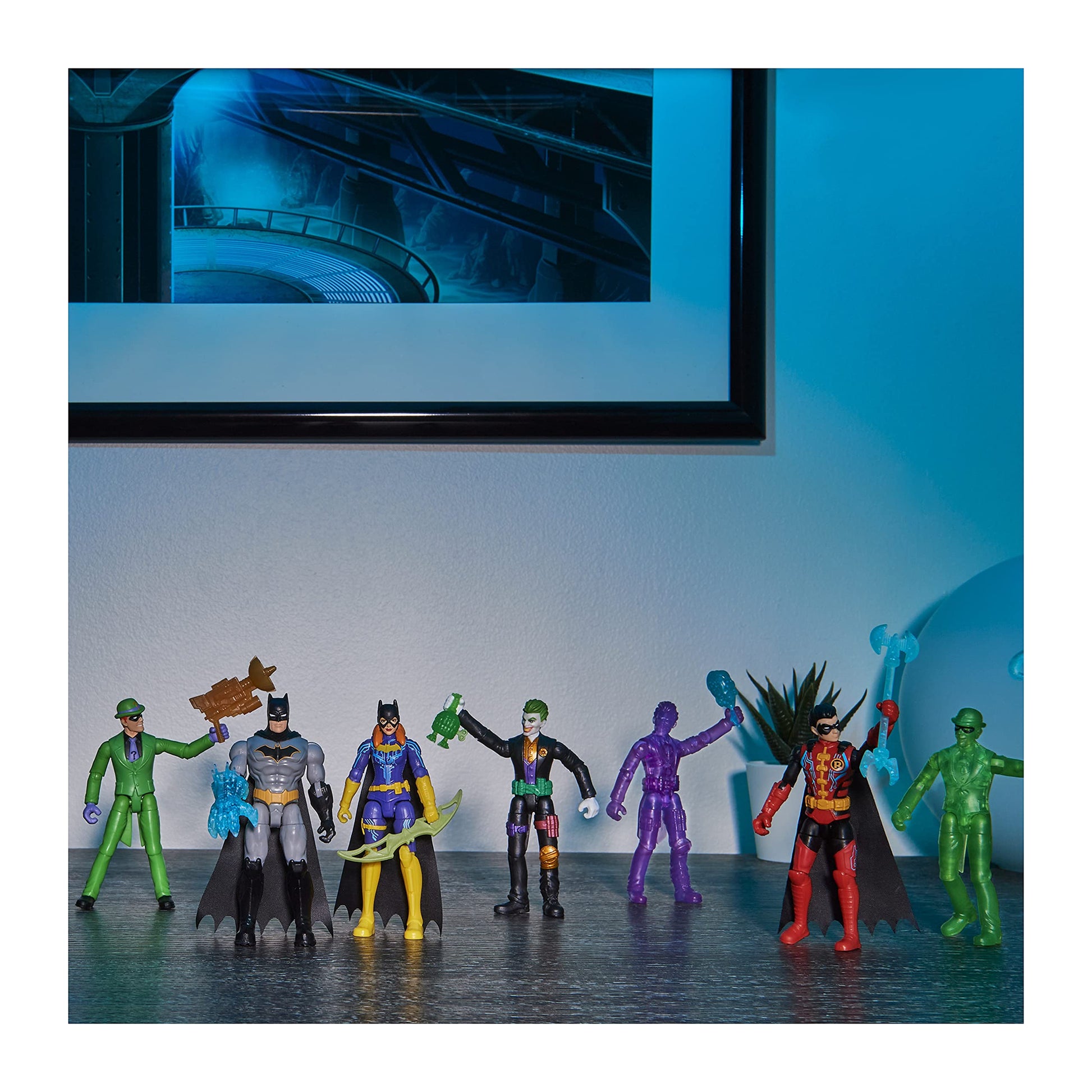 DC Comics Bat-Tech Batman 4-inch Action Figure with 3 Mystery Accessories, for Kids Aged 3 and up