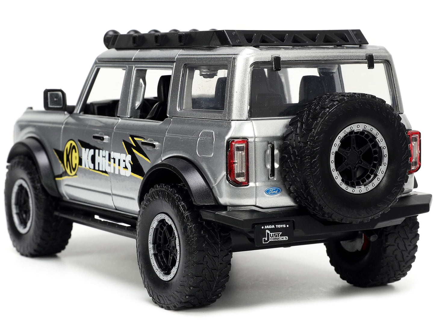 Jada Toys Just Trucks 1:24 2021 Ford Bronco Die-cast Car Gray with Tire Rack, Toys for Kids and Adults