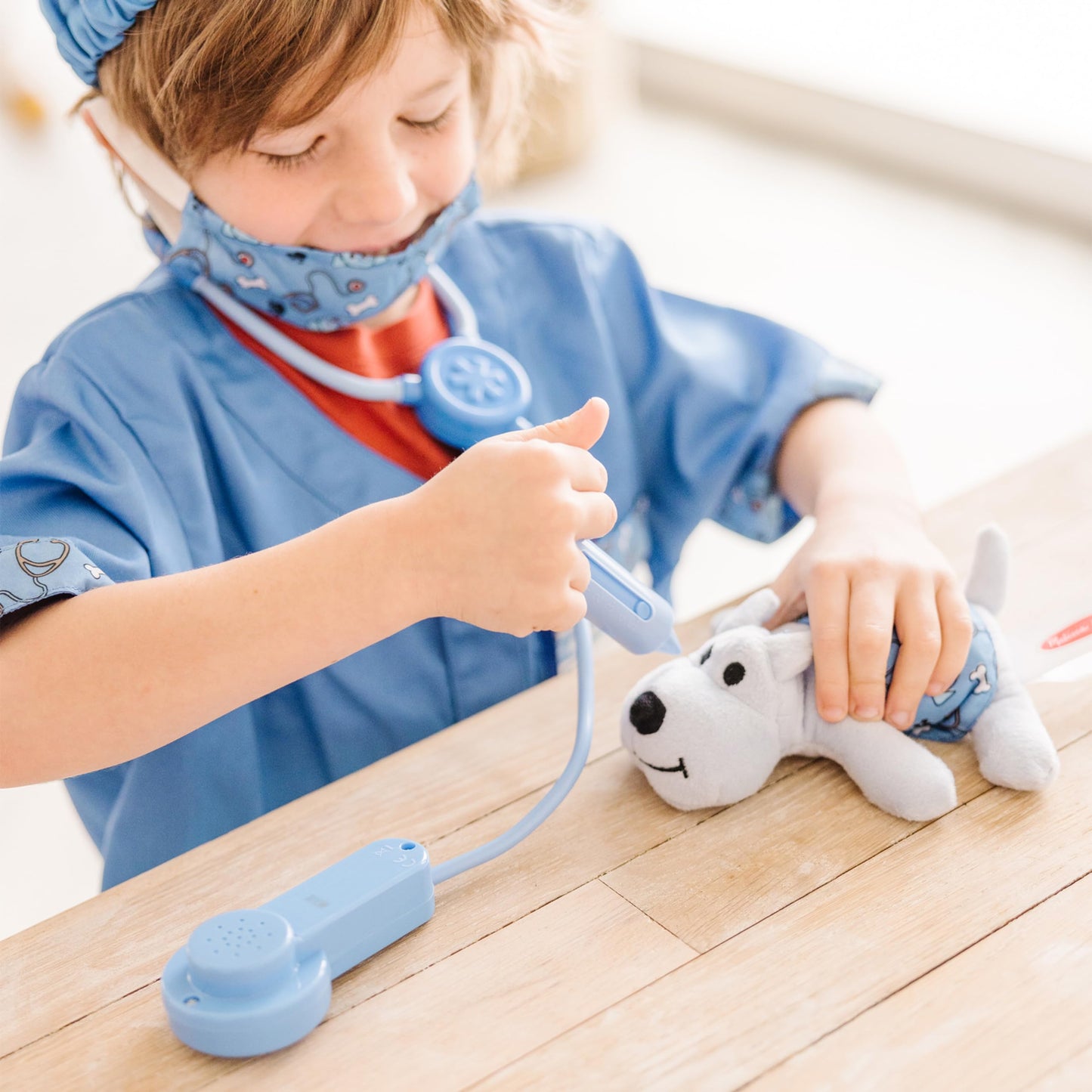 Melissa & Doug Vet Costume, Pretend Play Dress Up (9-Pc) Jacket, Stethoscope, Mask & Accessories, Role Play Toys for Kids 3+